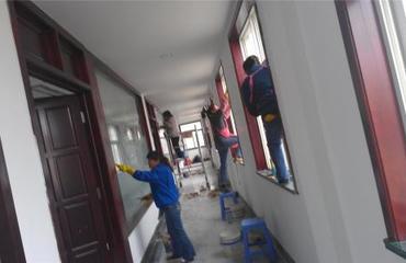 朝陽(yáng)新城專業(yè)清潔服務(wù) 為您的新居舊宅、別墅寫字樓帶來(lái)嶄新面貌